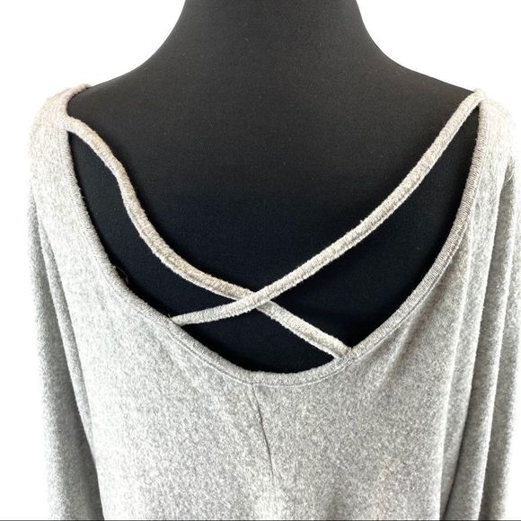 Poof soft grey knit criss-cross vneck top -  S - Picture 13 of 16